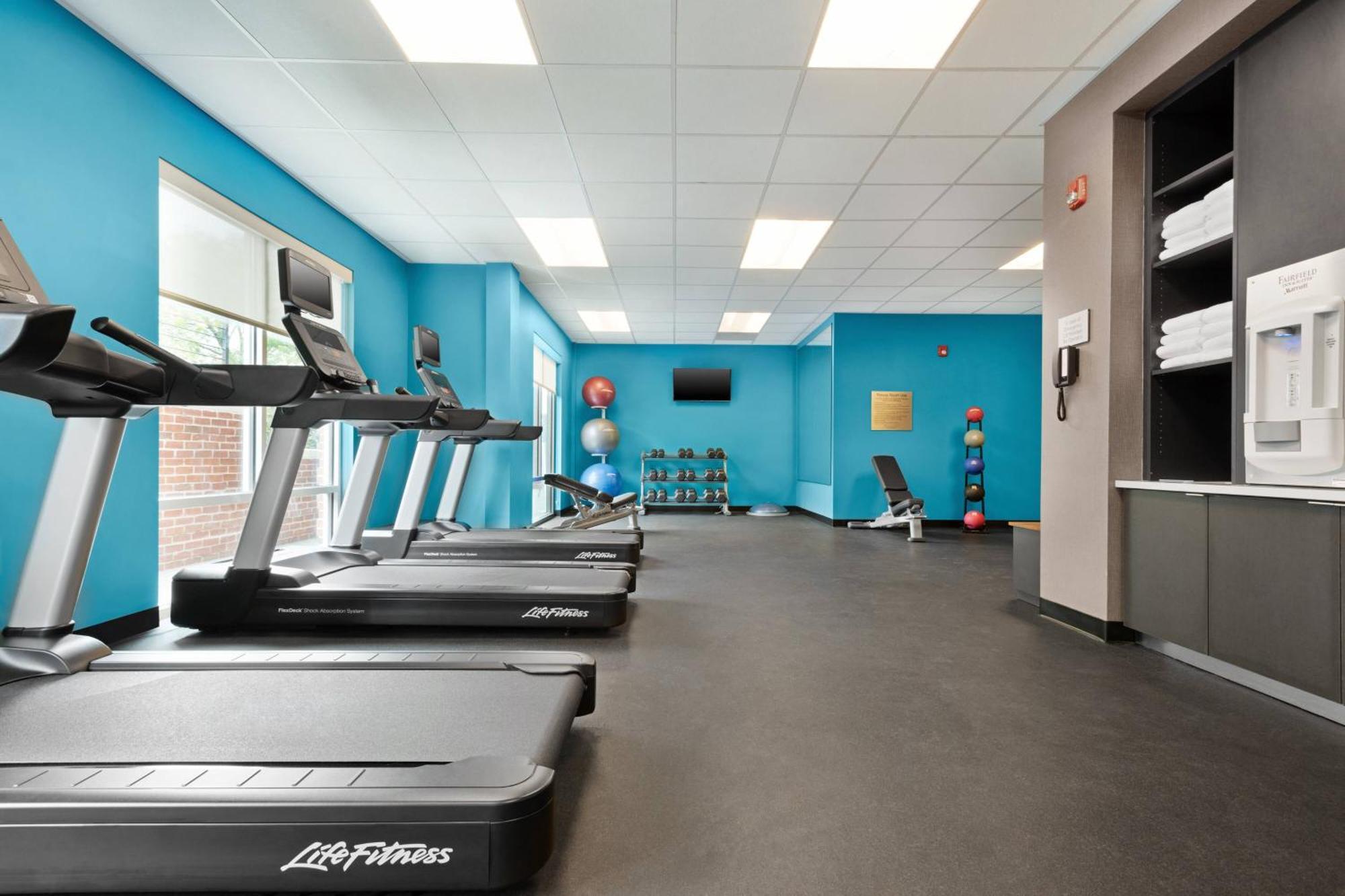 Fairfield Inn & Suites By Marriott Charlottesville Downtown/University Area Esterno foto
