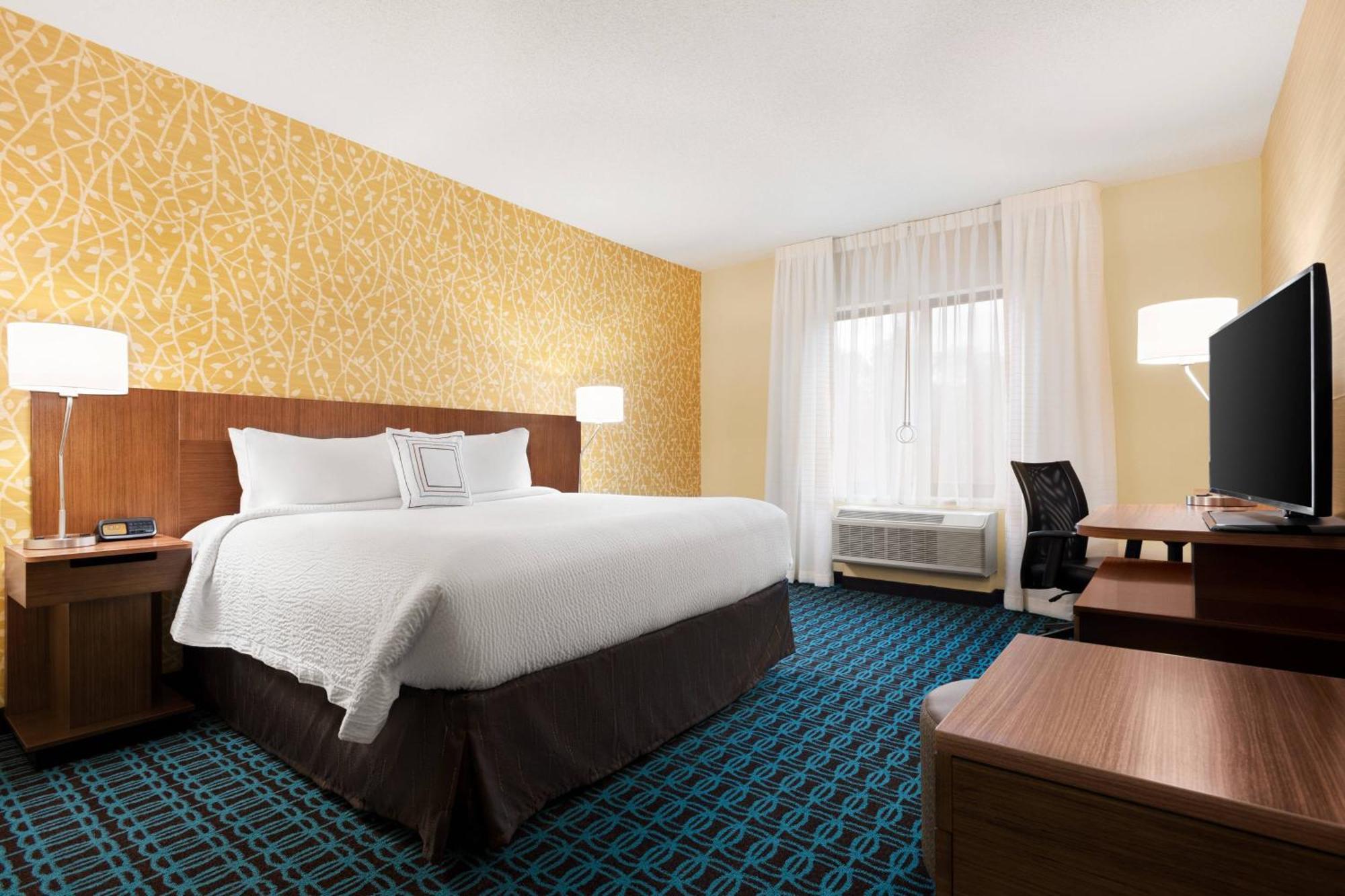 Fairfield Inn & Suites By Marriott Charlottesville Downtown/University Area Esterno foto