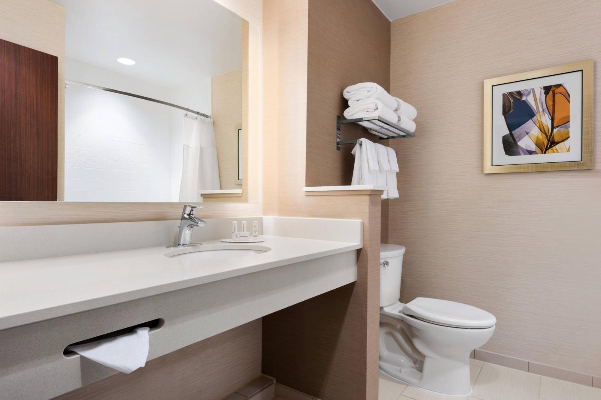 Fairfield Inn & Suites By Marriott Charlottesville Downtown/University Area Esterno foto