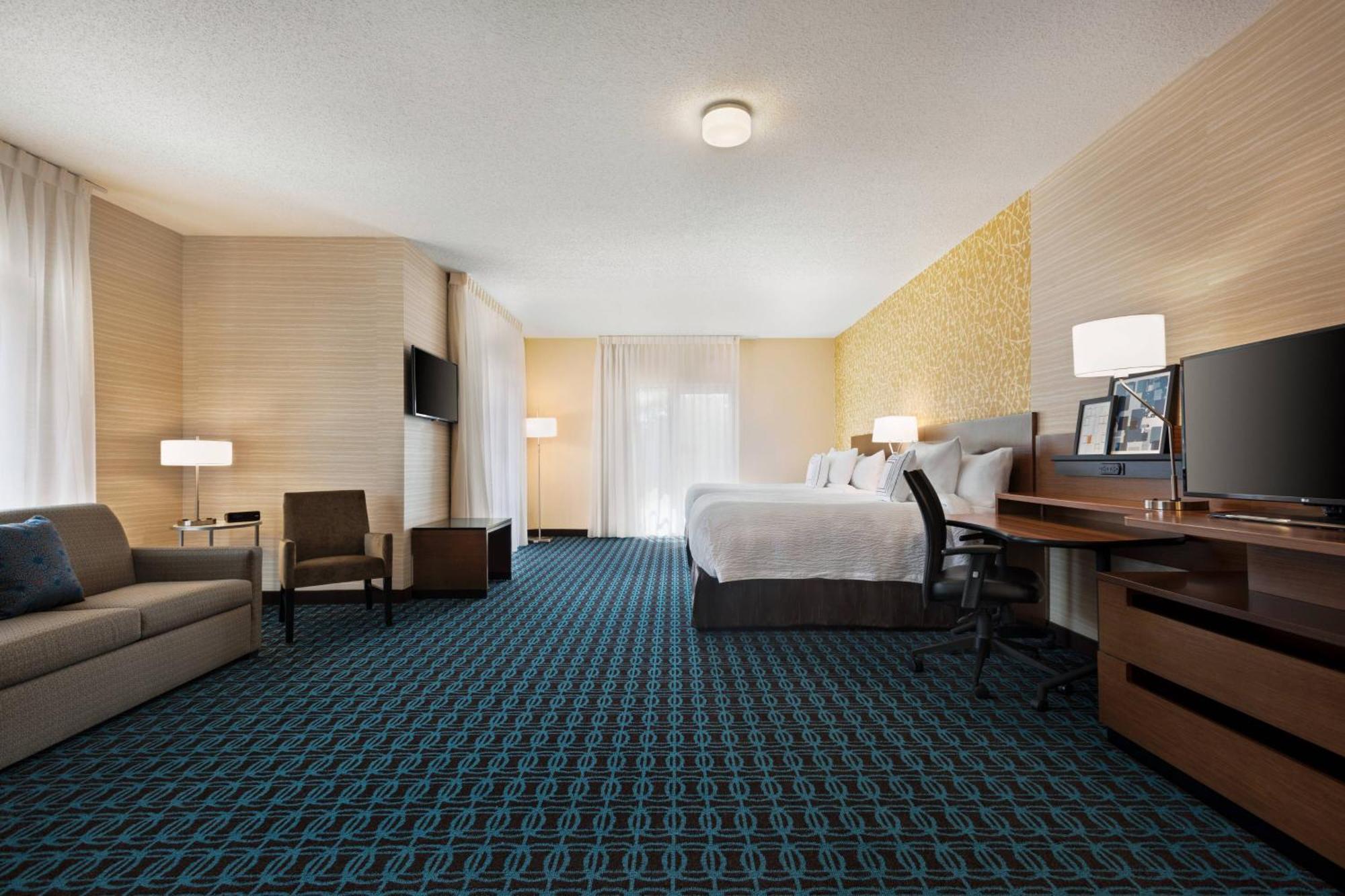 Fairfield Inn & Suites By Marriott Charlottesville Downtown/University Area Esterno foto