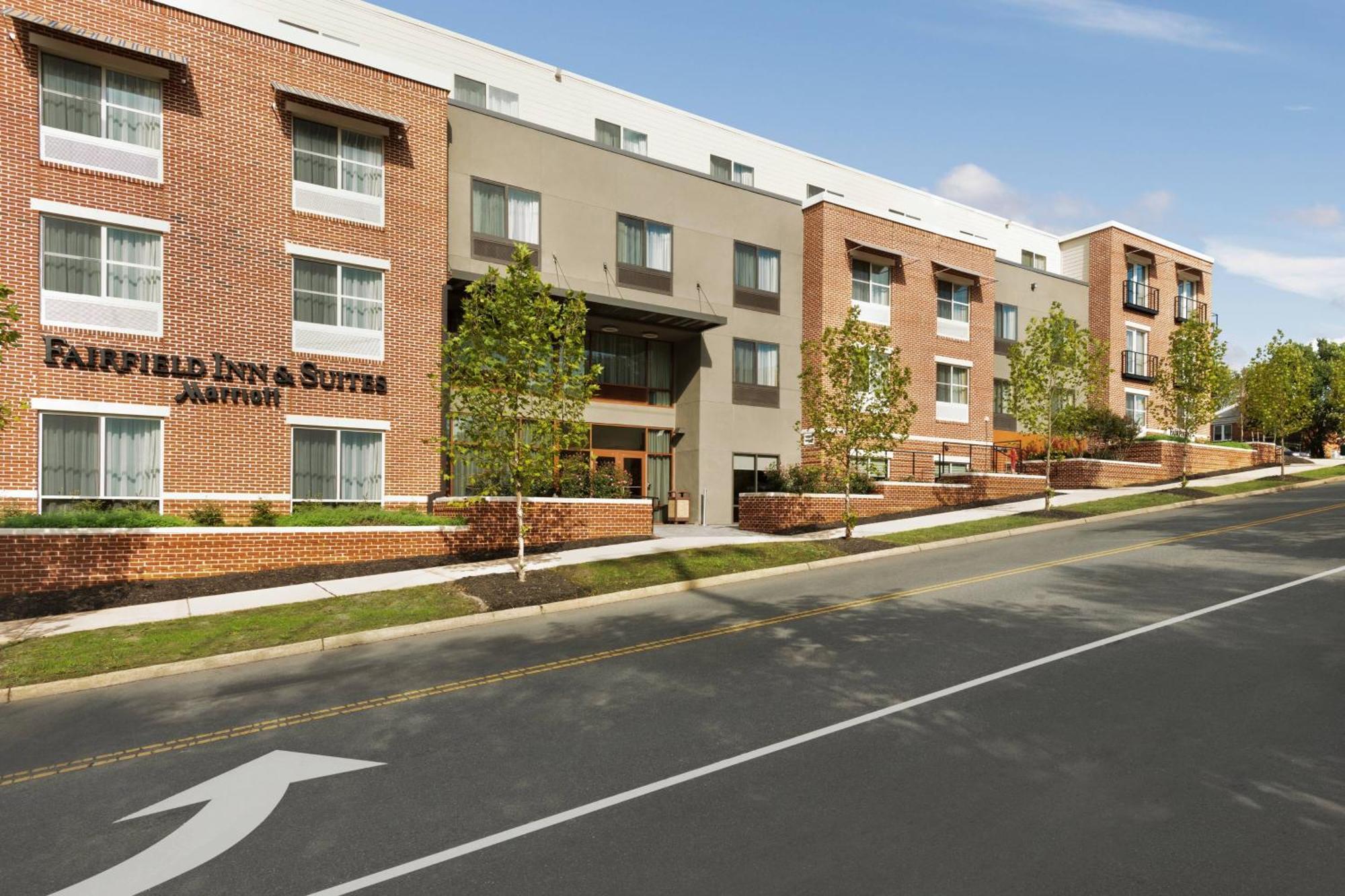Fairfield Inn & Suites By Marriott Charlottesville Downtown/University Area Esterno foto