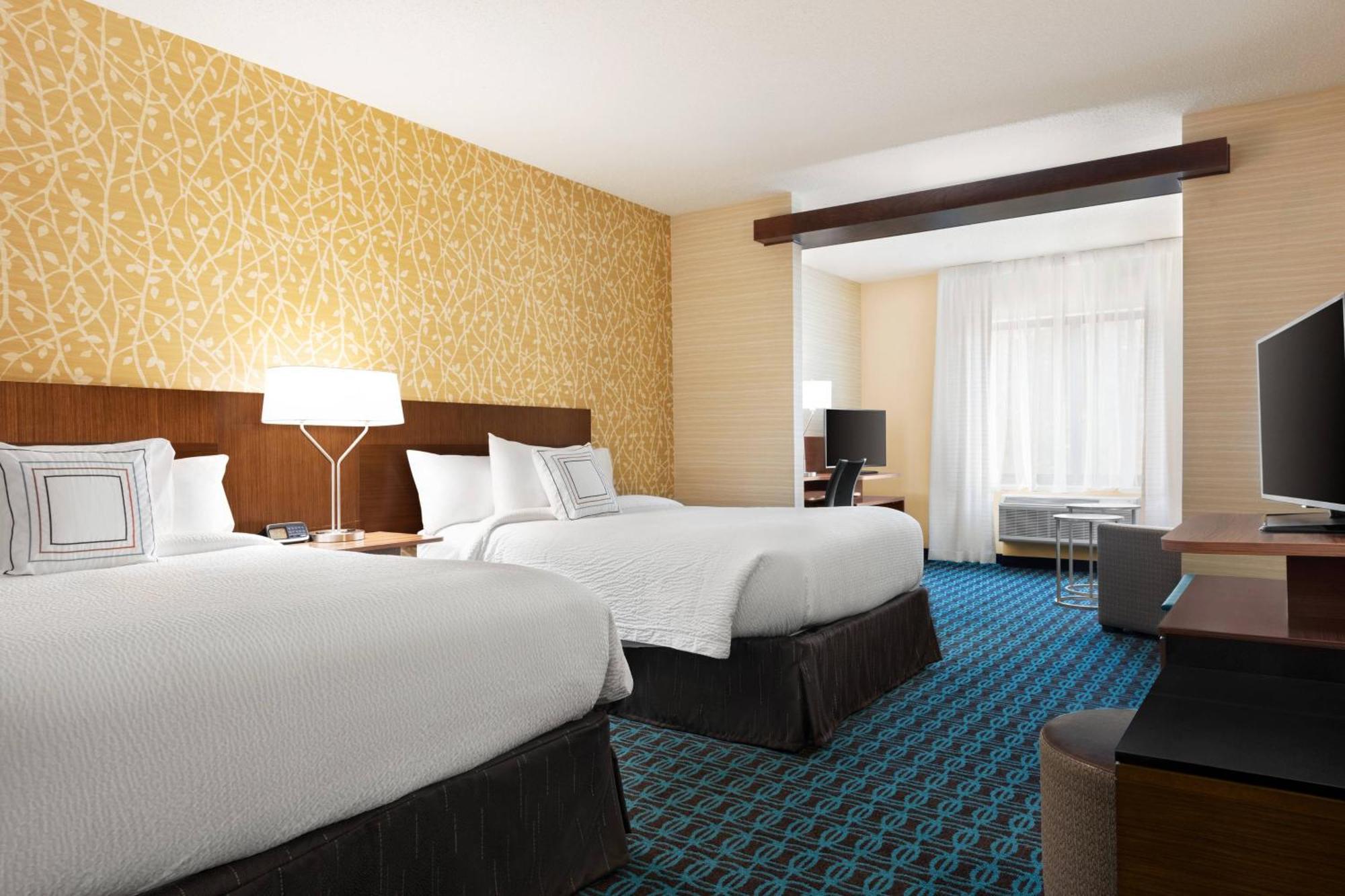 Fairfield Inn & Suites By Marriott Charlottesville Downtown/University Area Esterno foto